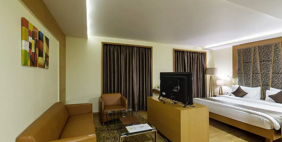 Fern Club Room2