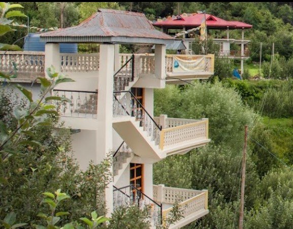 HOTEL THE WILD TRAIL 