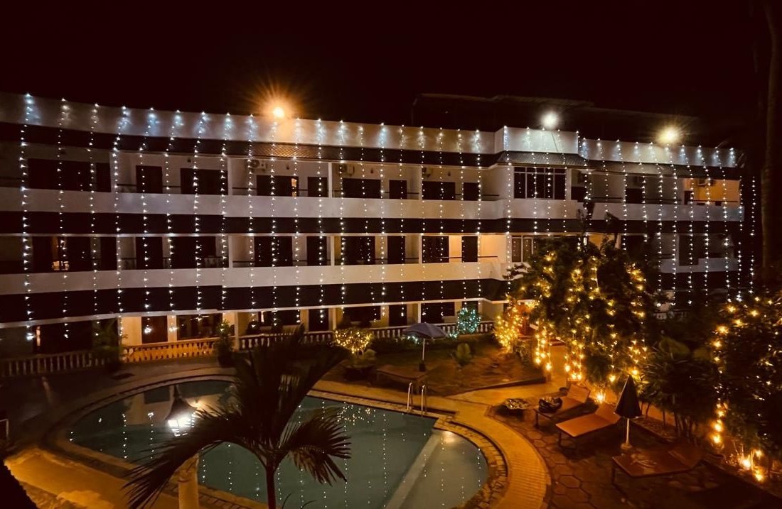 GOLDEN SANDS BEACH RESORT